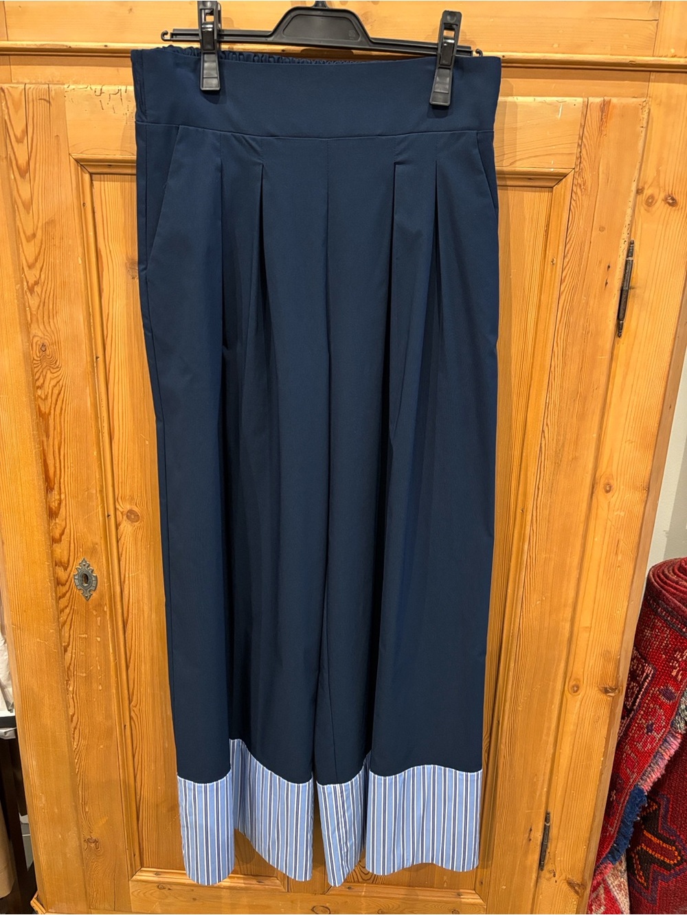 Vilagallo Navy Wide-Leg Pants with Striped Hem